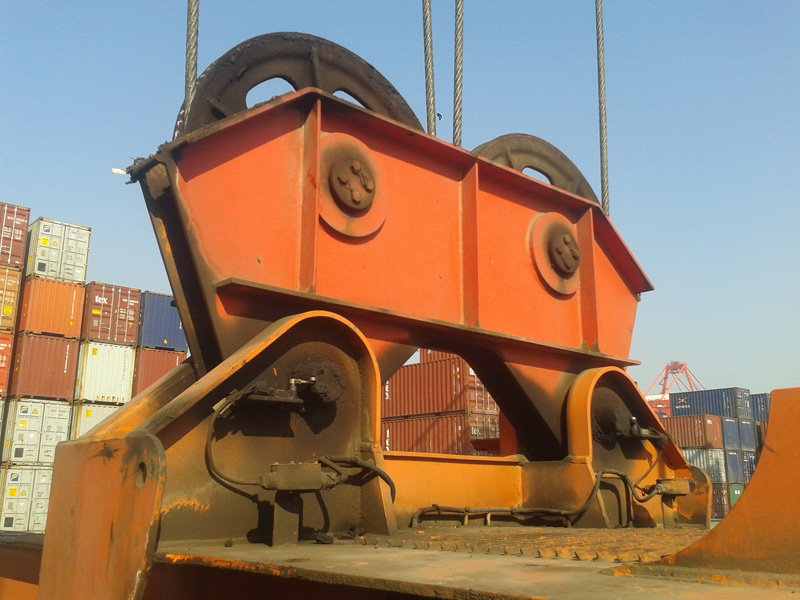 倾角传感器报警在集装箱吊具上的应用